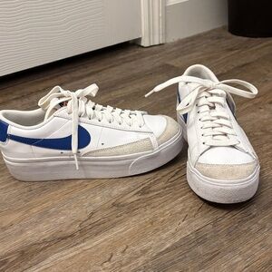 Nike White and Blue Men's Sneakers